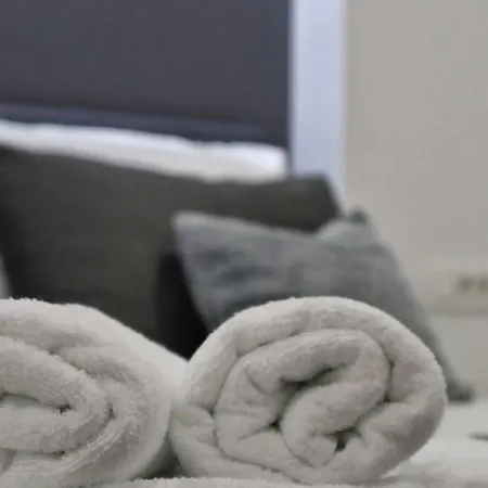 Luxury Dim Apartment Split