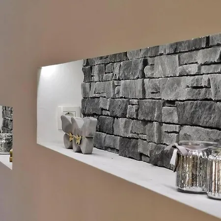 Luxury Dim Apartment Split